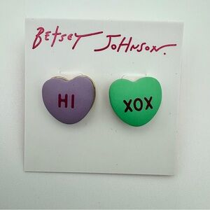 Betsey Johnson “HI / XOX” Candy Heart Stud Earrings – Valentine Hearts